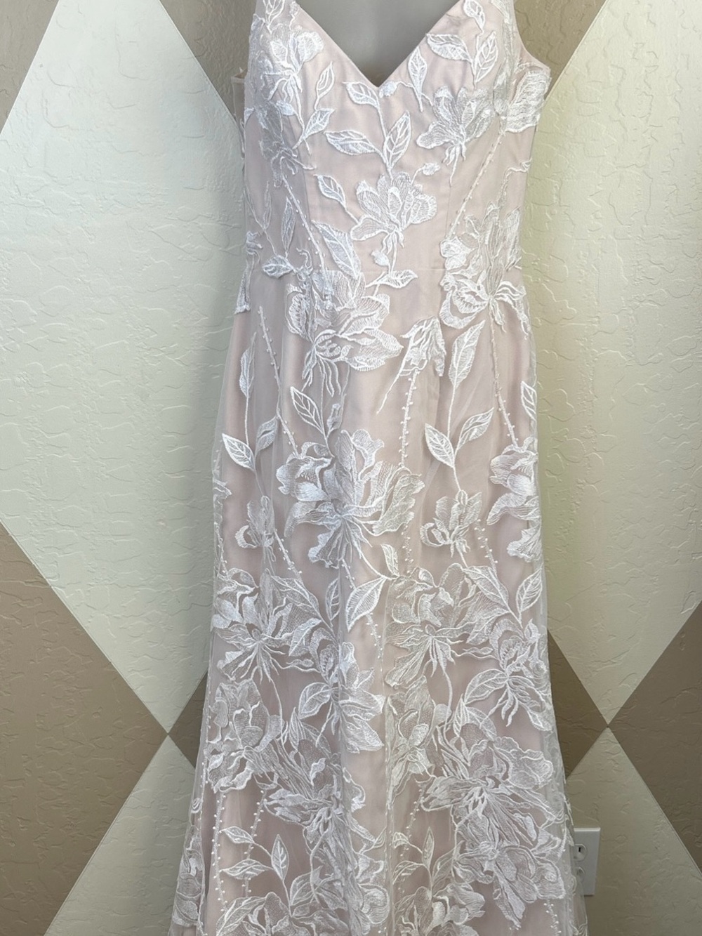 Madi Lane Size 12 wedding dress Ivory Floral Lace Blush Underlay Train Zip Back
